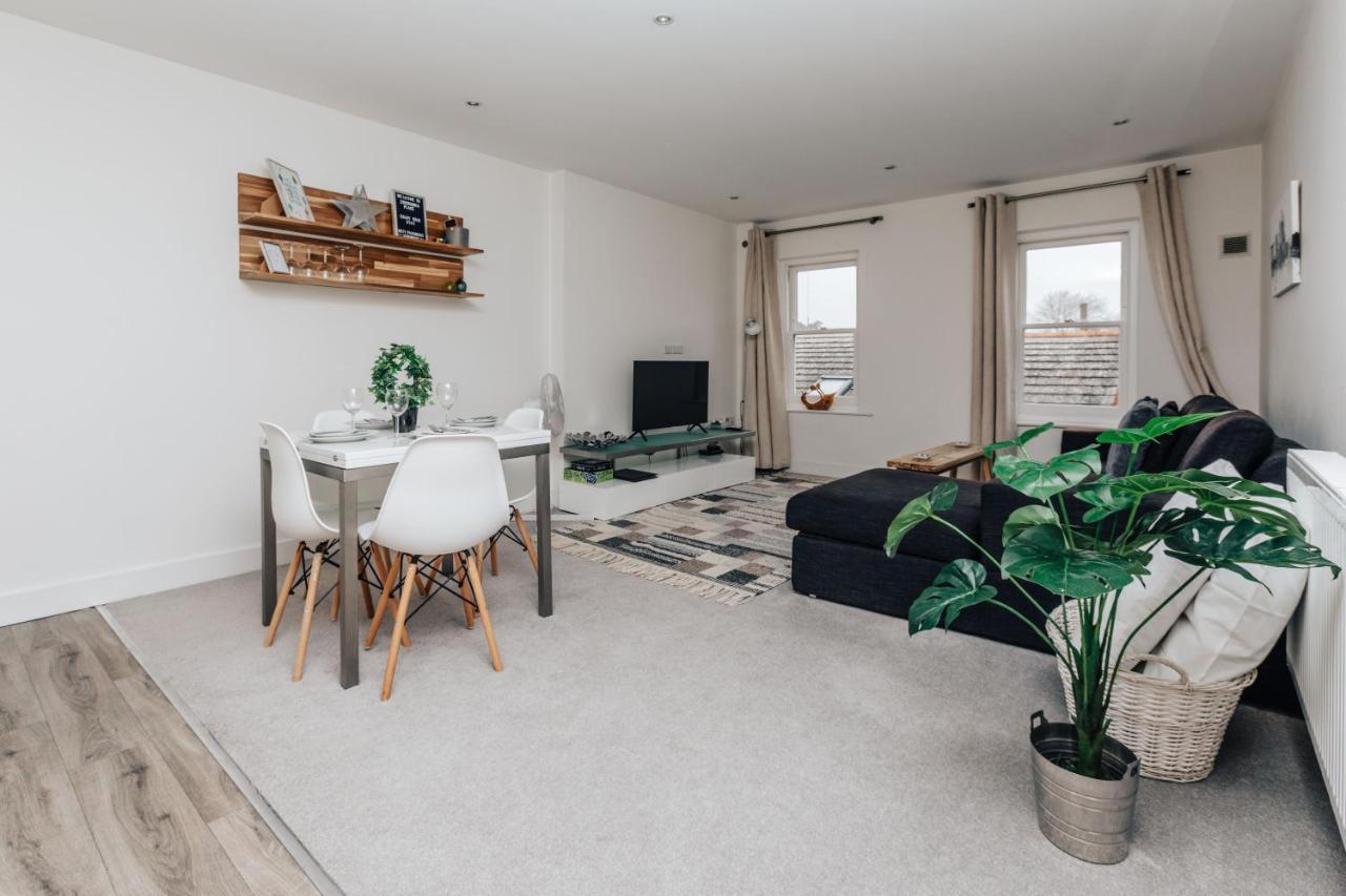 Central Modern Flat For 4-6 & Dedicated Parking 亨利昂泰晤士 外观 照片